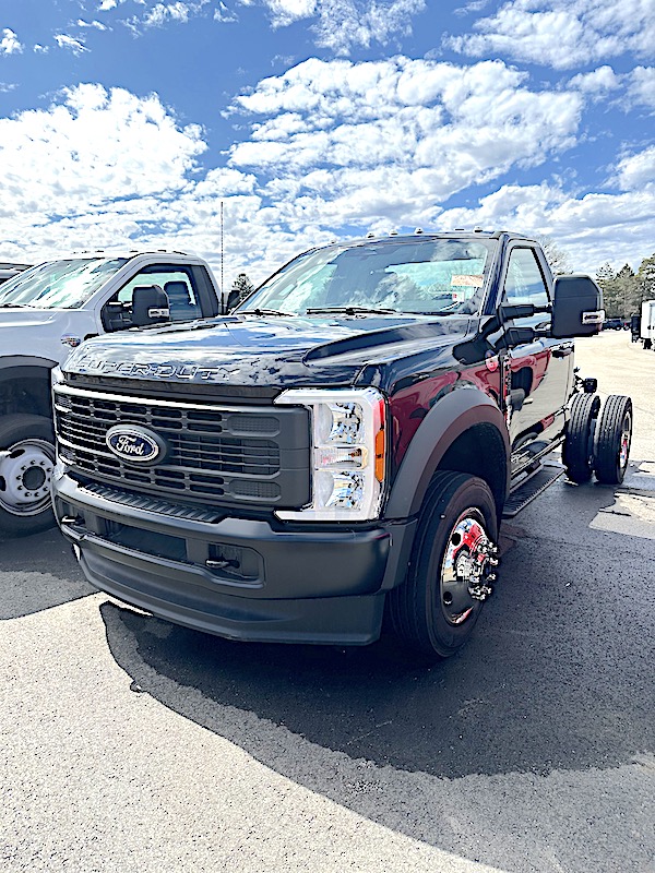 2023 FORD F-450 4X2