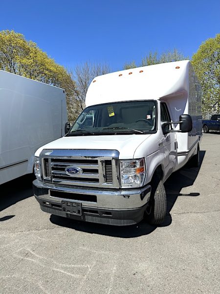 NEW 2024 FORD E-450