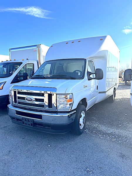 2025 FORD E-350 17’ AREOCELL BODY